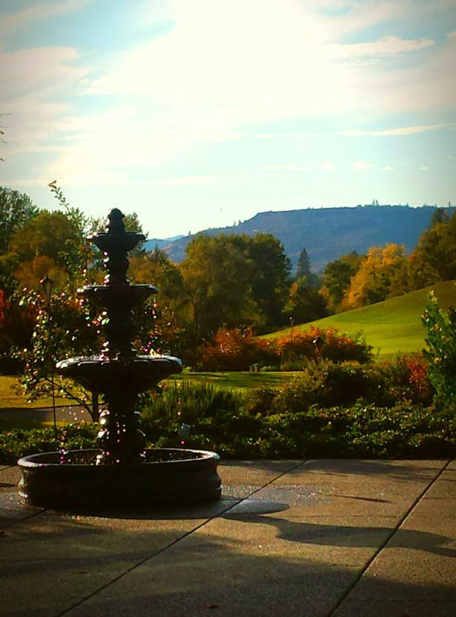 Resort At Eagle Point Golf Club Lodging Medford Exterior photo