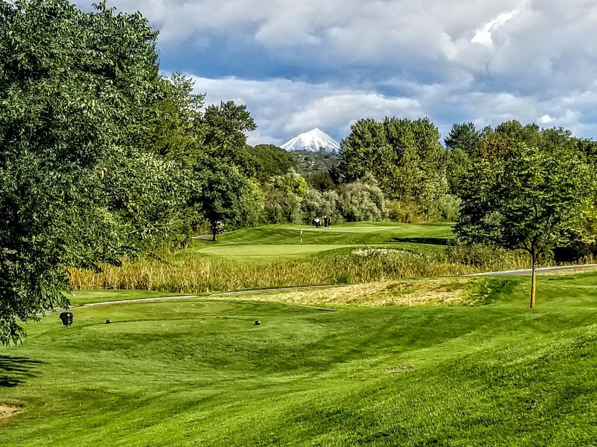 Resort At Eagle Point Golf Club Lodging Medford Exterior photo