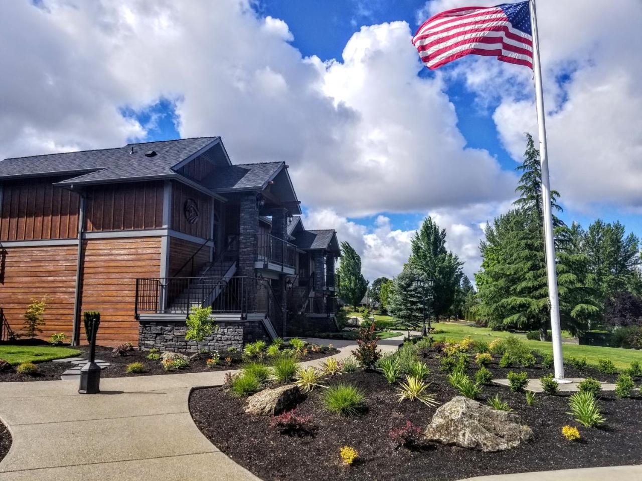 Resort At Eagle Point Golf Club Lodging Medford Exterior photo