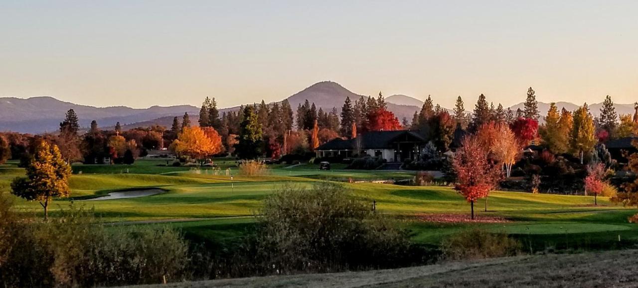 Resort At Eagle Point Golf Club Lodging Medford Exterior photo